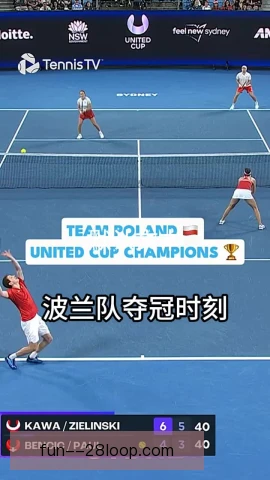 波兰国家队战斧劈扣得分，引爆替补席欢呼